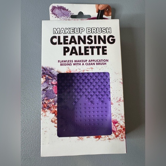 Other - Purple Makeup Brush Cleansing Palette - Gentle Deep Clean rubber with textured